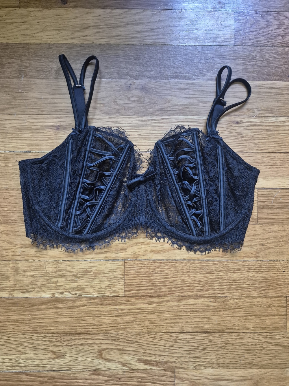 Victoria's Secret Black Lace Corset-Style Underwire Bra Size 36DDD 36F